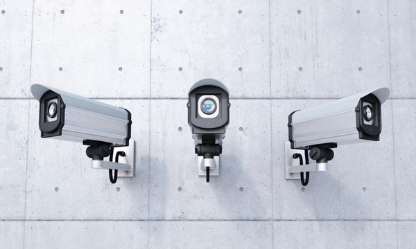 سه دوربین امنیتی نمای جلو
