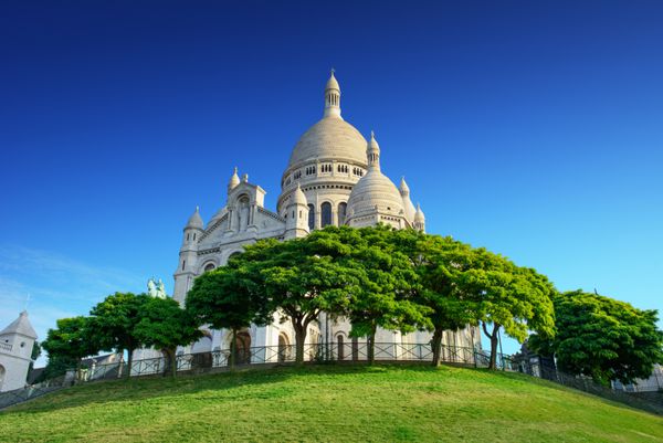 مون مارتر در طلوع خورشید - بازیلیکا sacre coeur