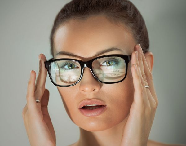 صفحه نمایش داخلی عینک زن virt interf