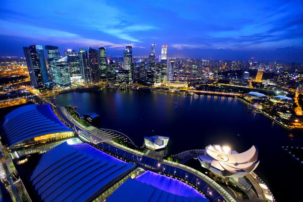 شهر سنگاپور در شب