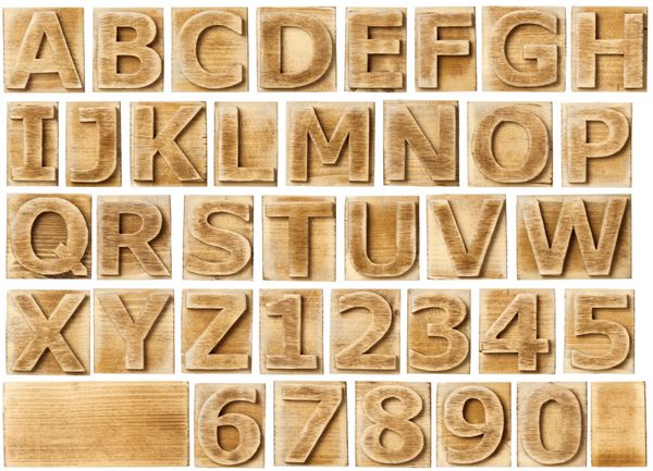 بلوک های الفبای چوبی با حروف و اعداد