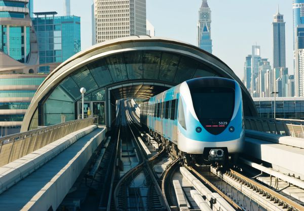 دبی امارات - 18 نوامبر متروی دبی به عنوان طولانی ترین شبکه مترو کاملاً خودکار جهان 75 کیلومتر در 18 نوامبر 2012 دبی امارات متحده عربی