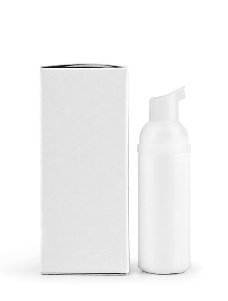 ظروف لوازم آرایشی سفید بطری با بسته بندی در زمینه سفید