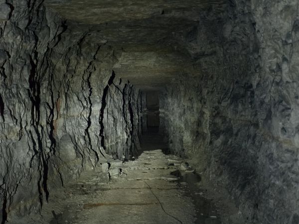 تونل زیرزمینی در پیتر دژ بزرگ دریایی تالین استونی
