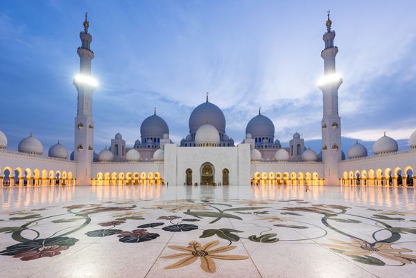 مسجد بزرگ شیخ زاید در غروب ابوظبی امارات