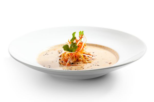 غذاهای تایلندی - تام یام کونگ سوپ میگو تند با شیر نارگیل لیموترش و غذاهای دریایی