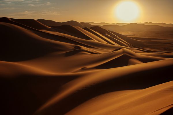 غروب خورشید در صحرای صحرا