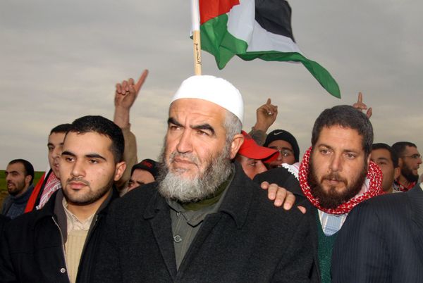 گذرگاه اریز اسر - جان 22 رعد صلاح ابوشکرا و حامیانش در 22 ژانویه 2008 او رهبر شاخه شمالی جنبش اسلامی در