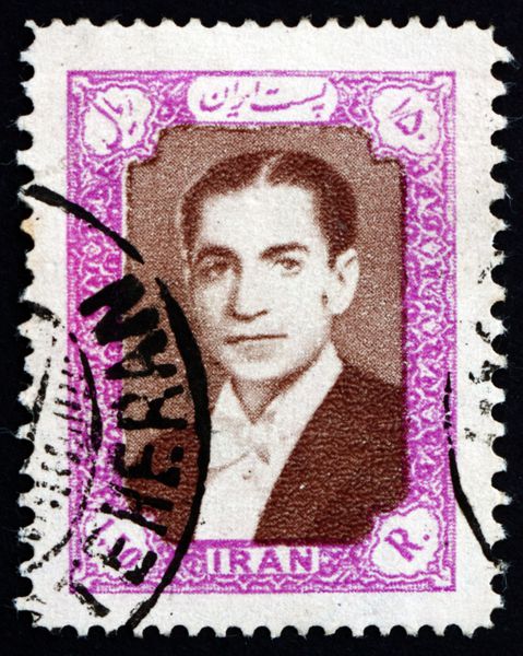 ایران - حدود 1956 تمبری چاپ شده در ایران محمدرضا شاه پهلوی شاه ایران حدود 1956 را نشان می دهد