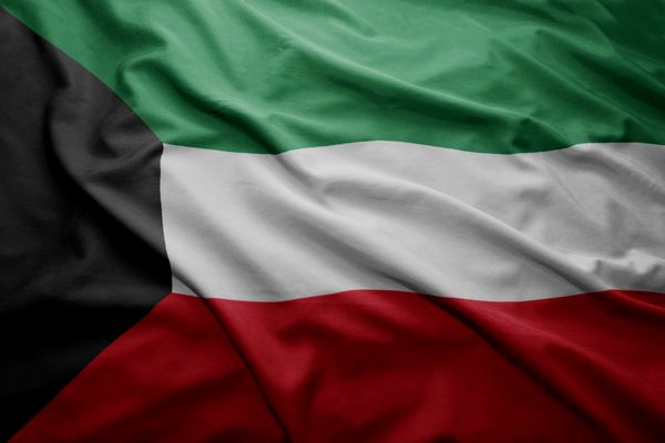 اهتزاز پرچم رنگارنگ کویت