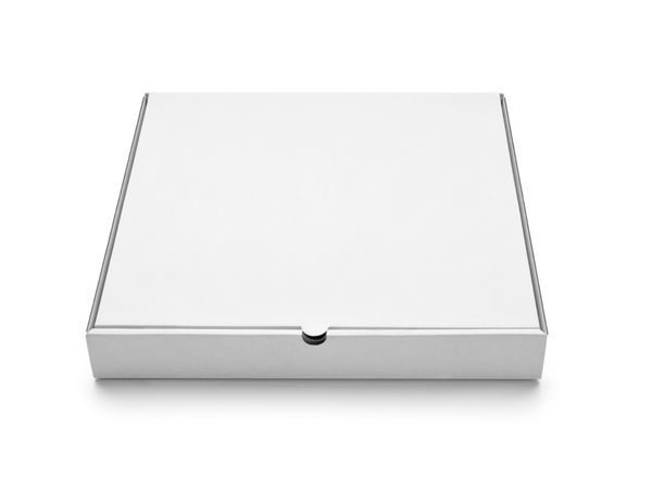 نمای نزدیک از یک قالب جعبه پیتزا سفید در پس زمینه سفید