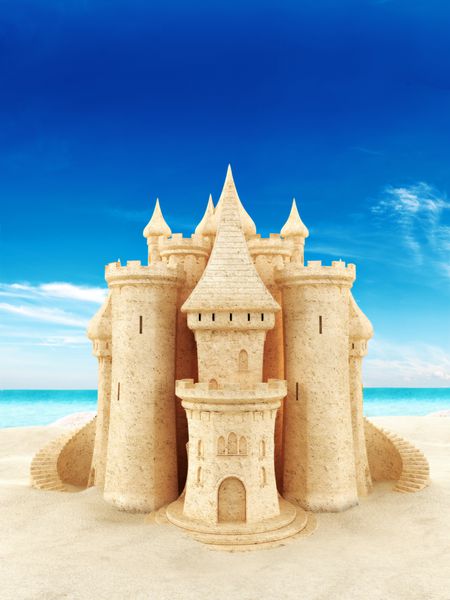 قلعه شنی با پس زمینه ساحل با اتاقی برای متن یا کپی sp
