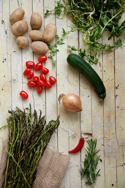 سبزیجات ارگانیک تازه پس زمینه غذا غذای سالم از باغ
