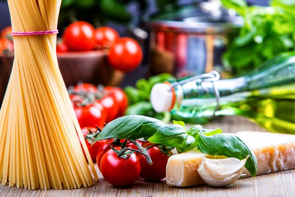 برخی از مواد تشکیل دهنده غذاهای ایتالیایی آشپزی ایتالیایی