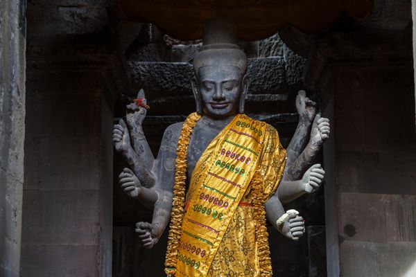 مجسمه مورد احترام ویشنو در انگکور وات نزدیک سیم ریپ کامبوج