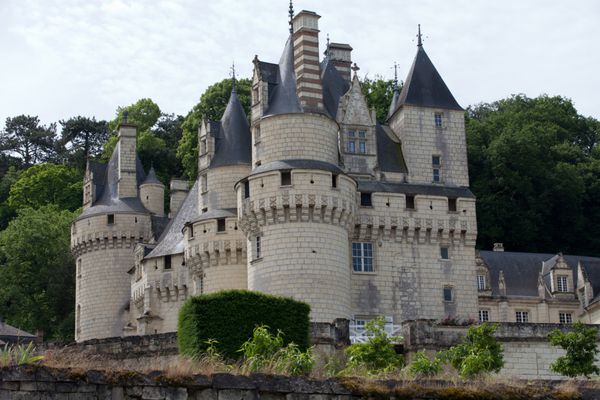 قلعه ریگنی اوسه که به قلعه زیبایی خفته معروف است و در قرن یازدهم ساخته شده است دره لوار فرانسه
