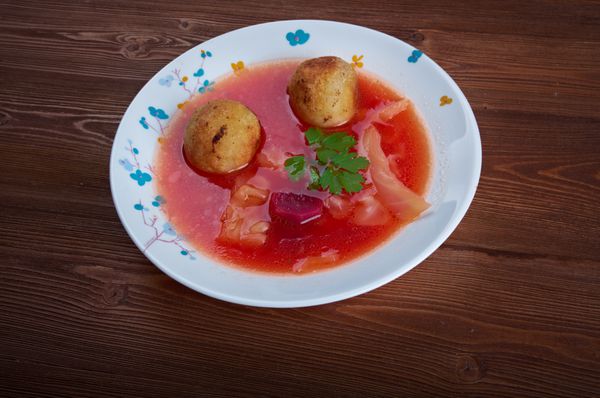 سوپ کبه نوعی غذای شامی است که از بورگول پیاز چرخ کرده و گوشت گاو بدون چربی بره بز یا گوشت شتر درست می‌شود