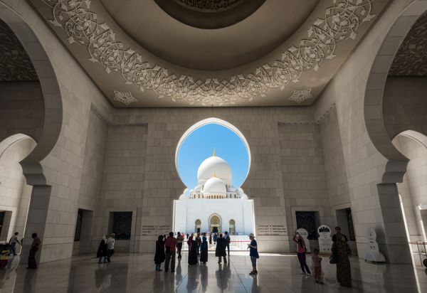 ابوظبی امارات مسجد بزرگ شیخ زاید در 2 اکتبر 2014 در ابوظبی
