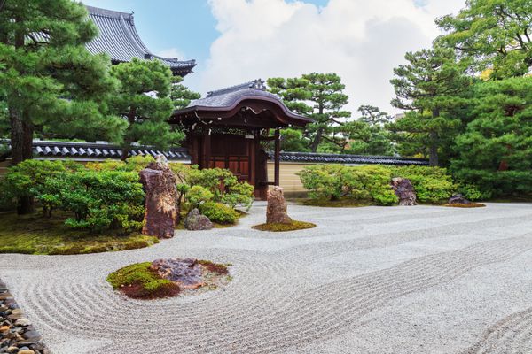 باغ ذن در معبد کنین جی در کیوتو ژاپن