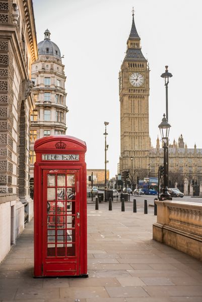 لندن - برج بیگ بن و یک باجه تلفن قرمز