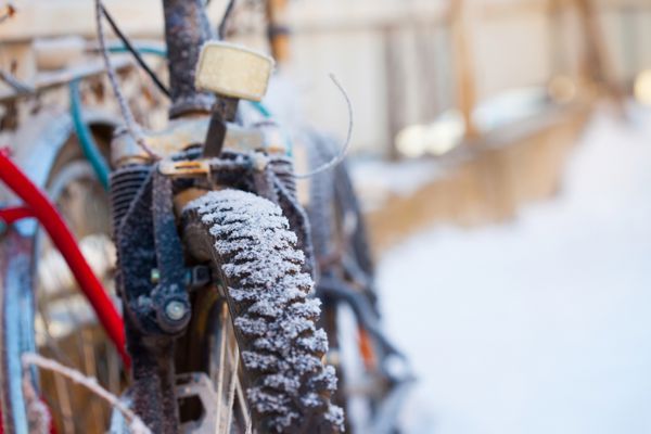 دوچرخه در برف عمق میدان کم