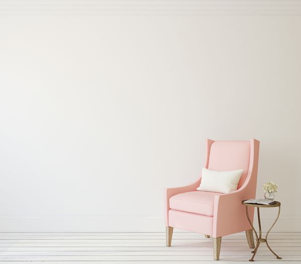 داخلی با صندلی راحتی صورتی نزدیک دیوار سفید رندر سه بعدی