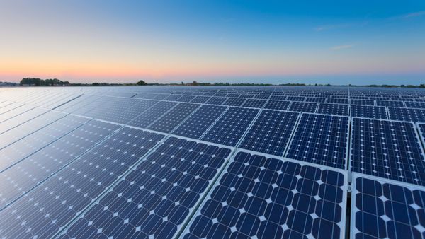 نیروگاه با استفاده از انرژی خورشیدی تجدید پذیر با خورشید