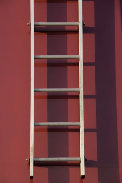 نردبان کارناوال و سایه آن