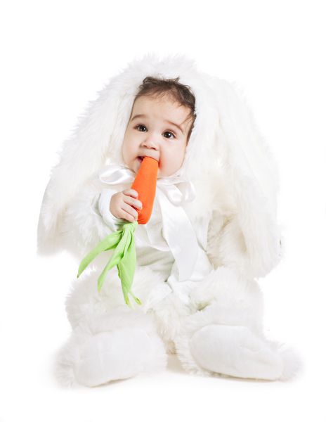 پسر بچه آسیایی با لباس فانتزی خرگوش