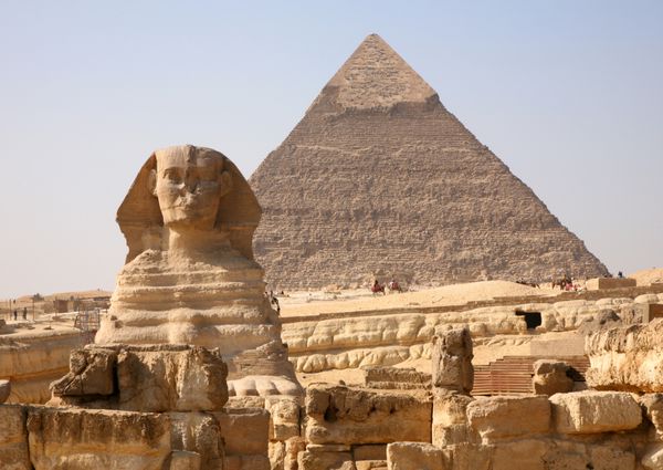 ابوالهول و هرم بزرگ در جیزه در مصر