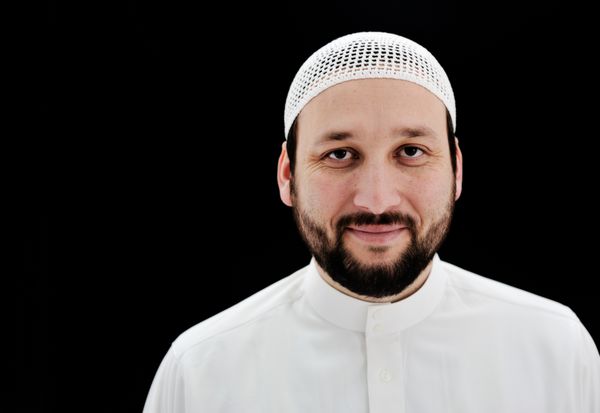 مرد مسلمان عربی با پرتره ریش