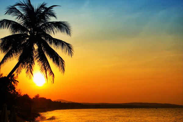 طلوع خورشید در دریا ویتنام