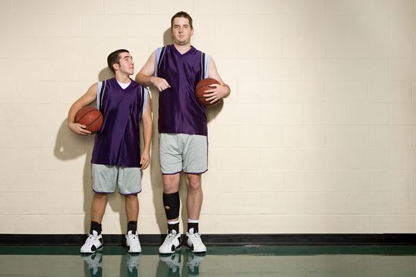 بسکتبالیست های قدبلند و کوتاه قد