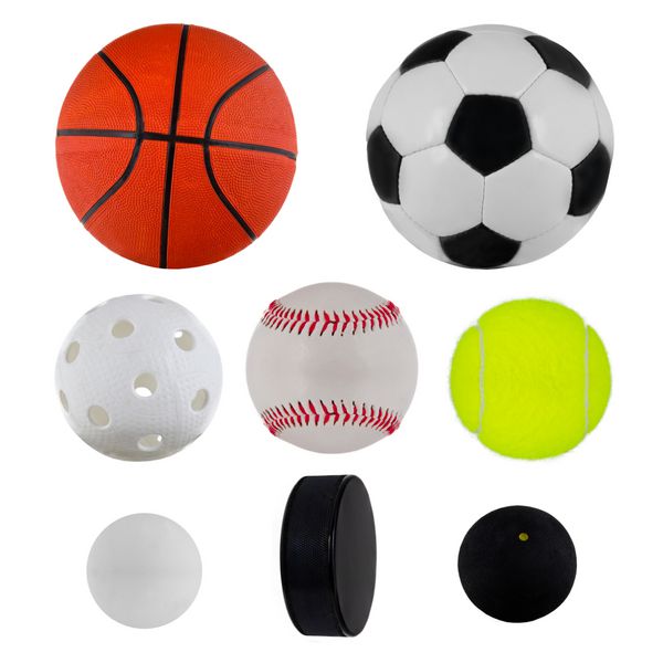 مجموعه توپ های ورزشی روی سفید