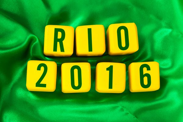 ریو 2016 روی مکعب زرد در زمینه سبز نوشته شده است
