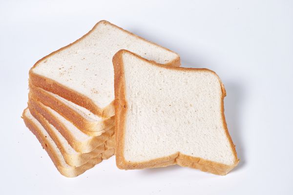 نان ورقه شده در زمینه سفید