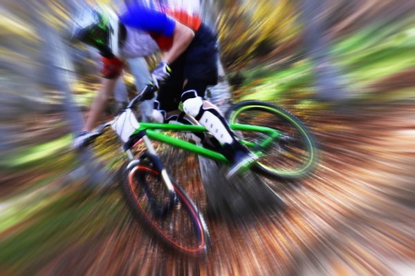 دوچرخه سواری به عنوان ورزش شدید و مفرح دوچرخه سواری در سراشیبی