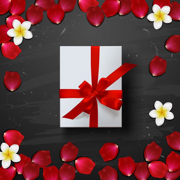 جعبه هدیه سفید با روبان قرمز گلبرگ های گل رز پس زمینه کارت
