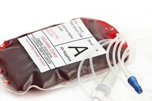 کیسه انتقال خون با لوله IV