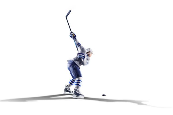 بازیکن حرفه ای هاکی در حال اسکیت روی یخ جدا شده با رنگ سفید