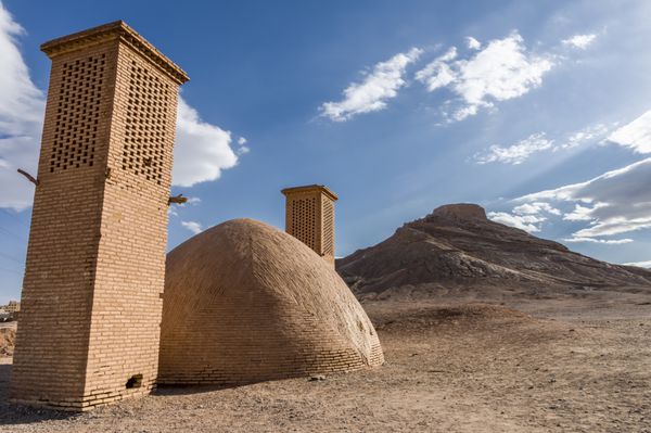 برج سکوت محوطه باستانی زرتشتیان در یزد ایران