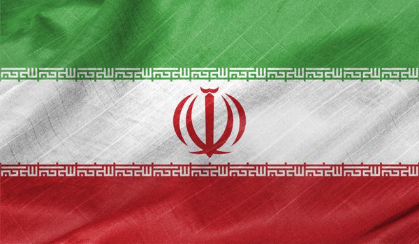 اهتزاز پرچم ایران پرچم دارای بافت پارچه واقعی است