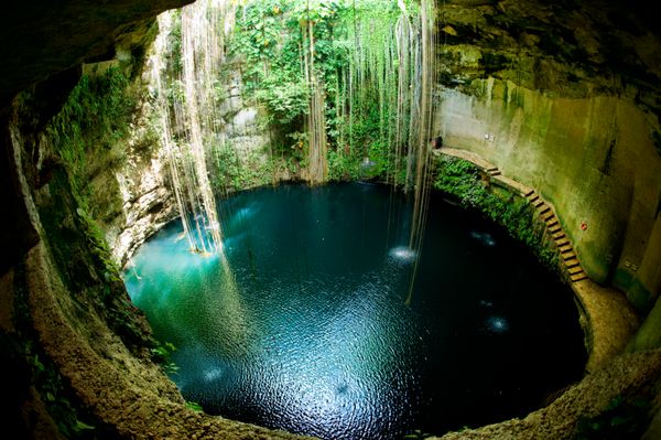 ik-kil cenote چیچن ایتزا مکزیک