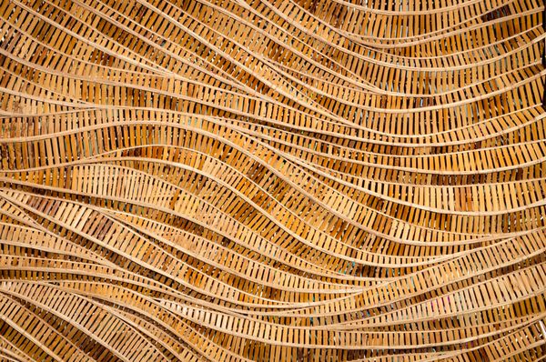 سبک مدرن الگوی پس زمینه طبیعت از موج بافندگی قهوه ای صنایع دستی بافت بامبو موج سواری برای دیوار تزئینی
