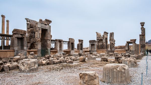 تالار صد ستون در شهر باستانی تخت جمشید ایران میراث جهانی یونسکو
