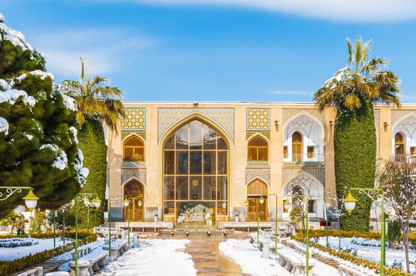 اصفهان ایران - 7 ژانویه 2014 حیاط داخلی عباسی ال که حدود 300 سال پیش در ایران ساخته شد ژانویه 7 2014 فیلم ده هندی کوچک در سال 1974 اینجا بود