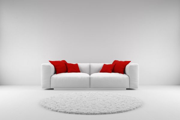 کاناپه سفید با بالش قرمز و فرش با کپی اسپ