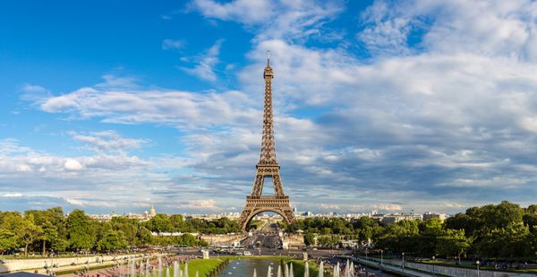 برج ایفل پربازدیدترین بنای تاریخی در فرانسه و مشهورترین نماد پاریس است