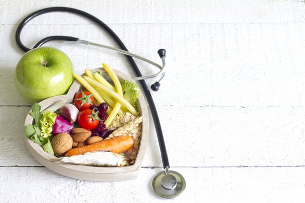 مفهوم انتزاعی غذای سالم در رژیم غذایی قلب