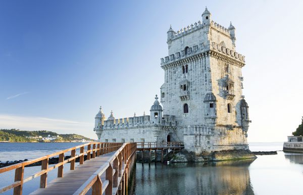 برج بلم در نور غروب آفتاب لیسبون پرتغال